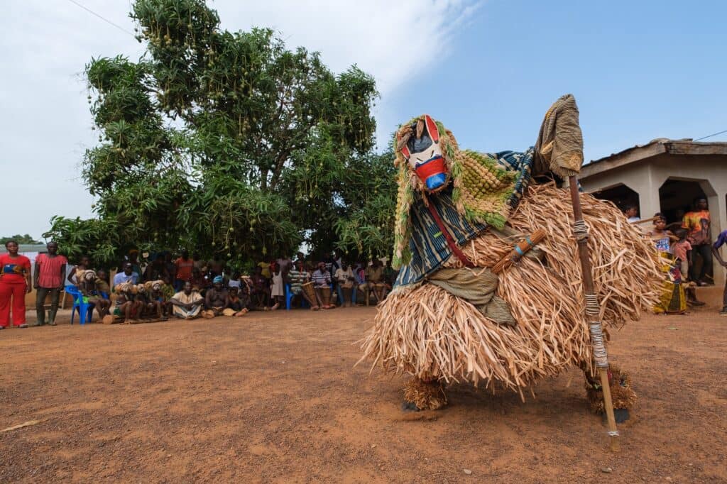 Trans-Sahariana: viaggio dalla Liberia al Benin
danza maschera in costa d'avorio, tribù Baoulè a Bouake
tribal dance, mask Ivory Coast